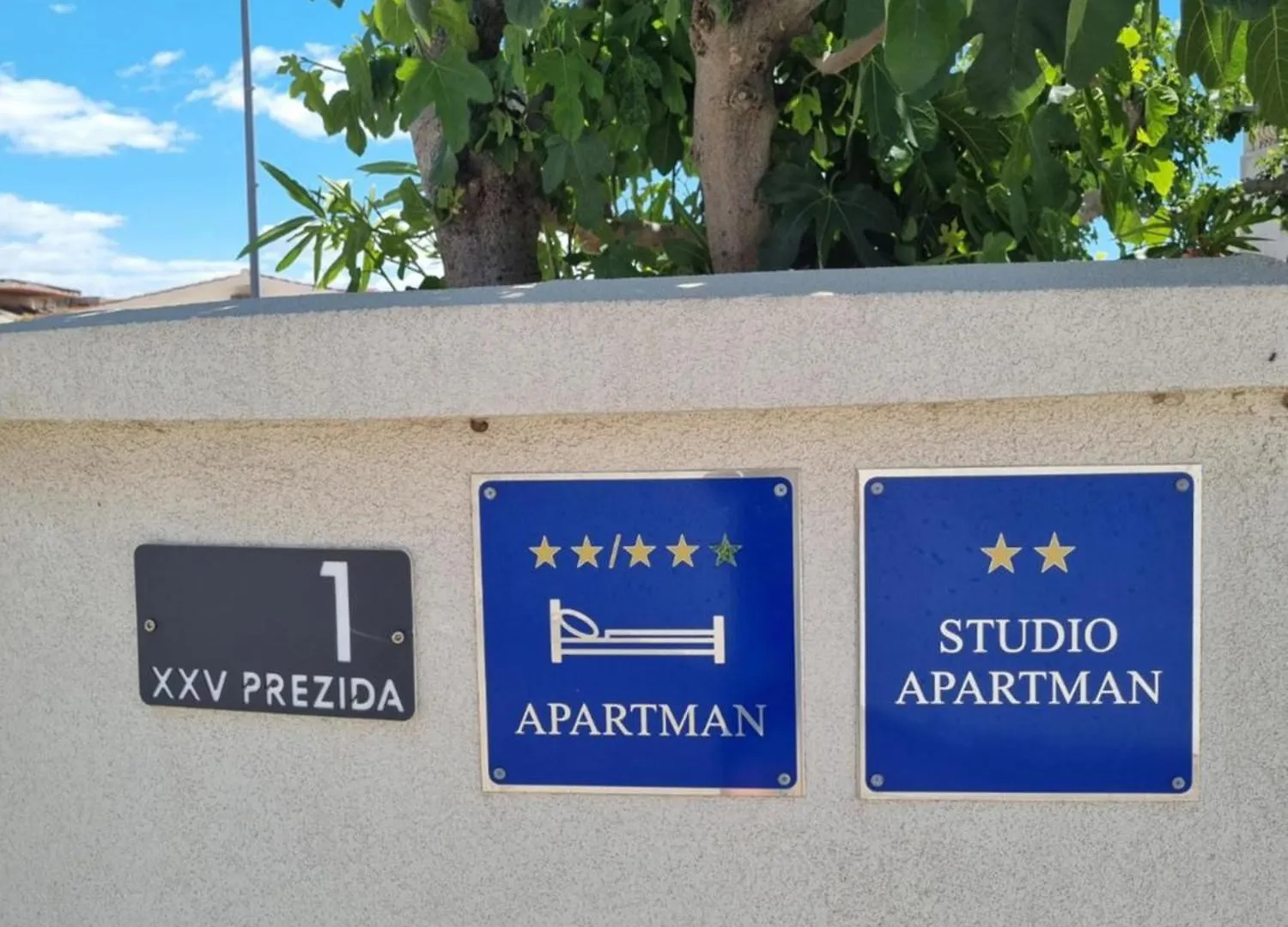 شقة Apartmani Delminium فير