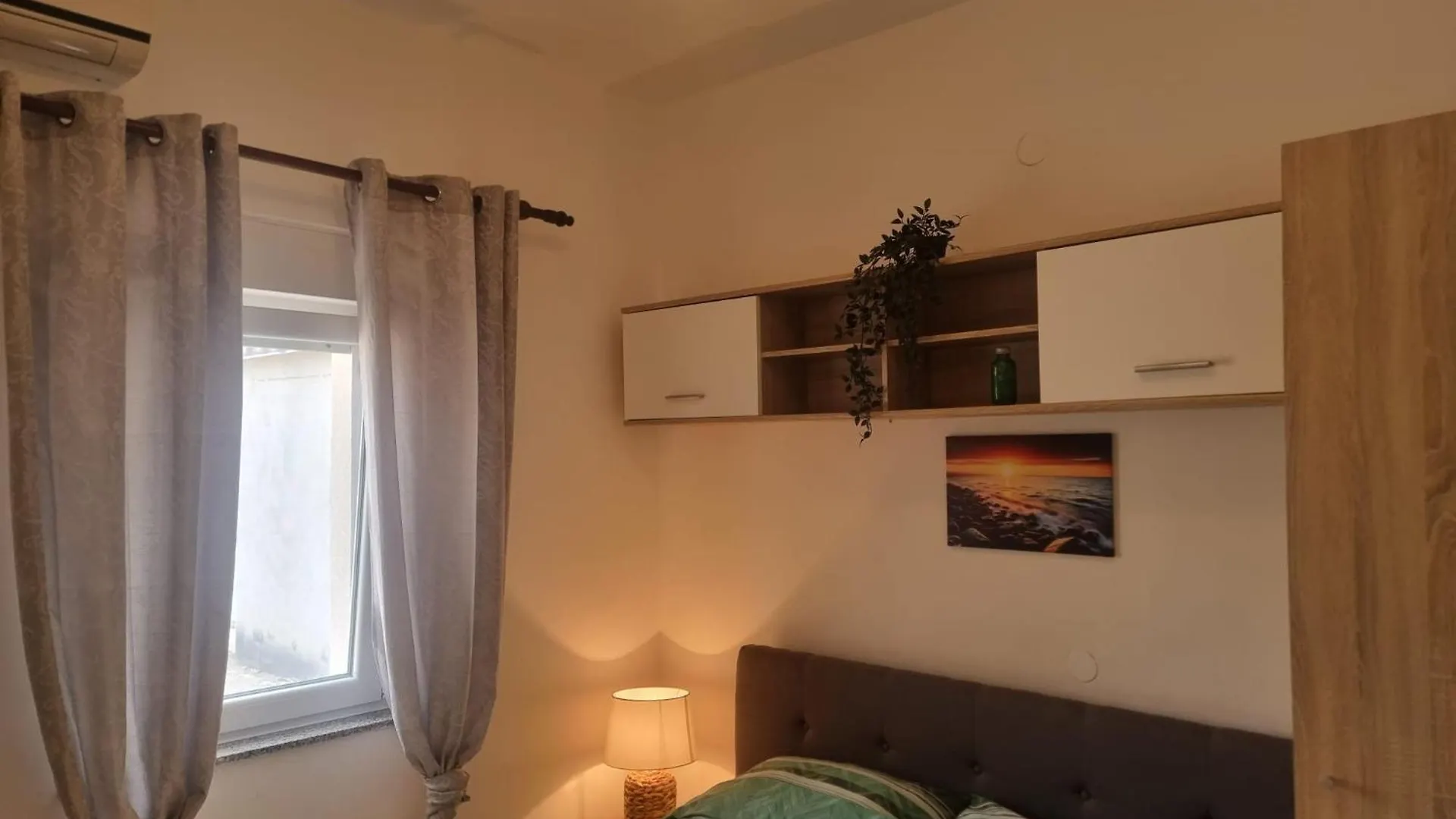 Apartment Apartmani Delminium Vir Croatia