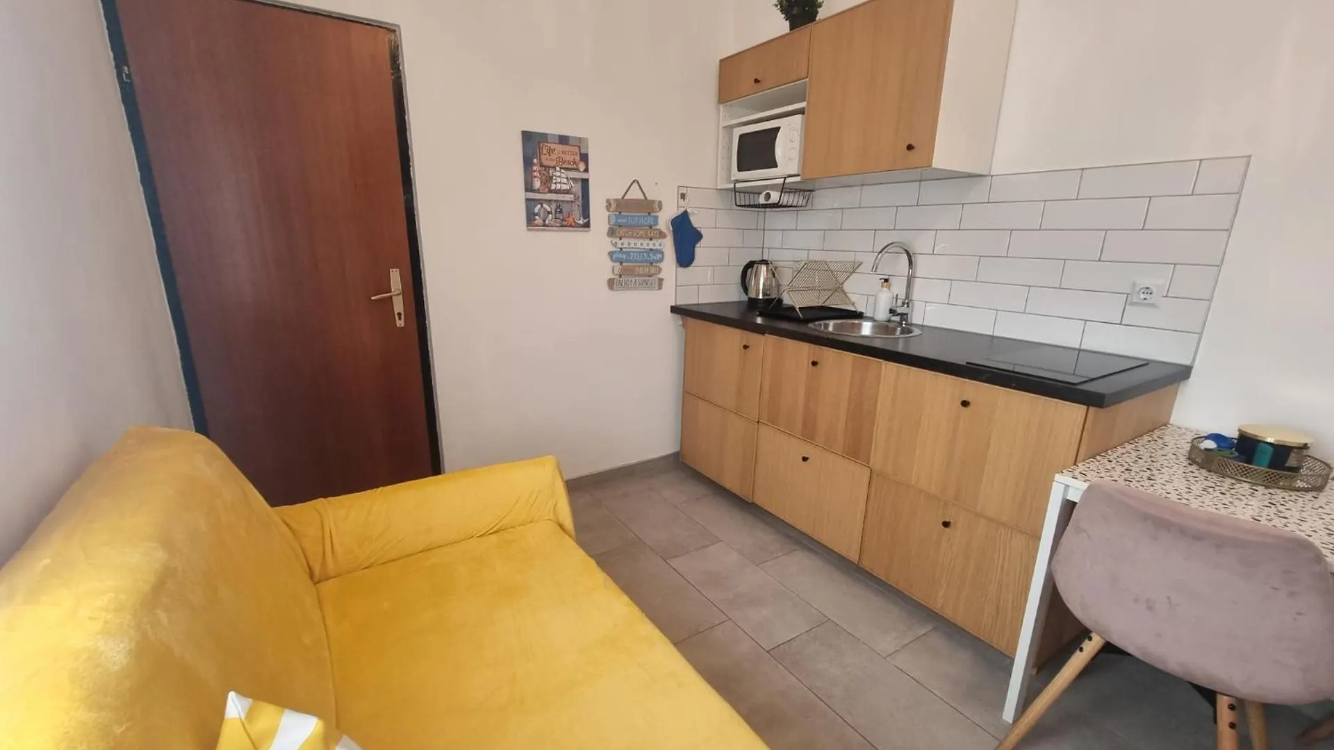 Apartment Apartmani Delminium Vir Croatia
