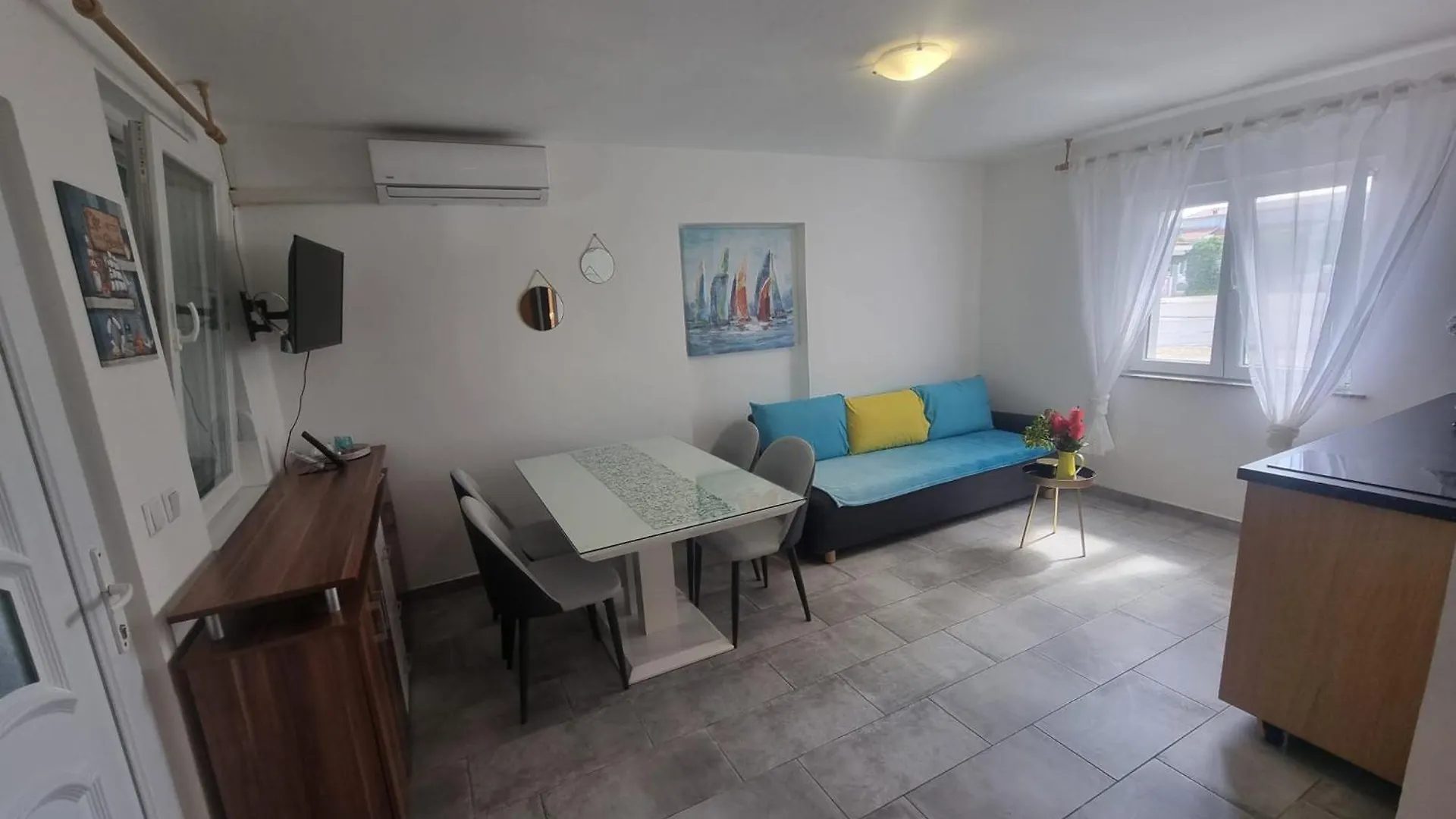 Apartmani Delminium Vir 0*,  Croatia