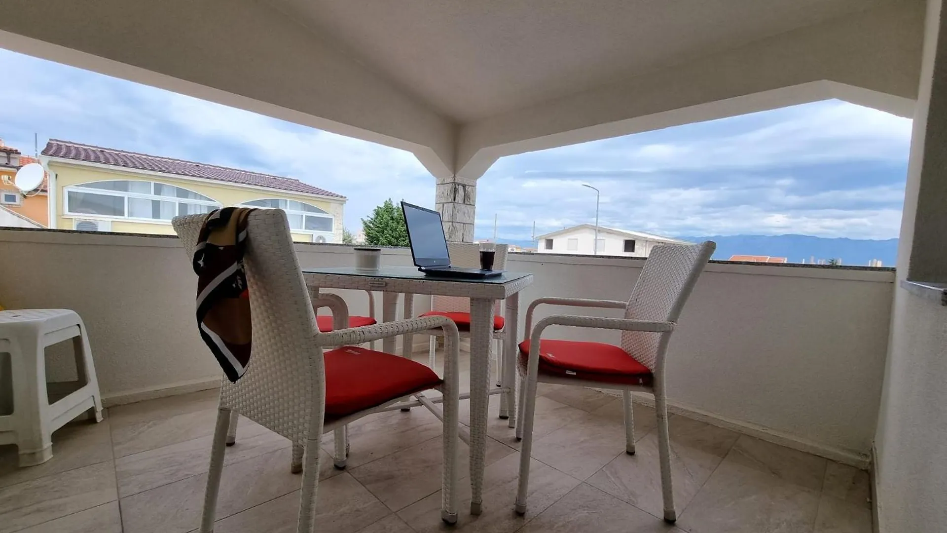 Apartment Apartmani Delminium Vir Croatia