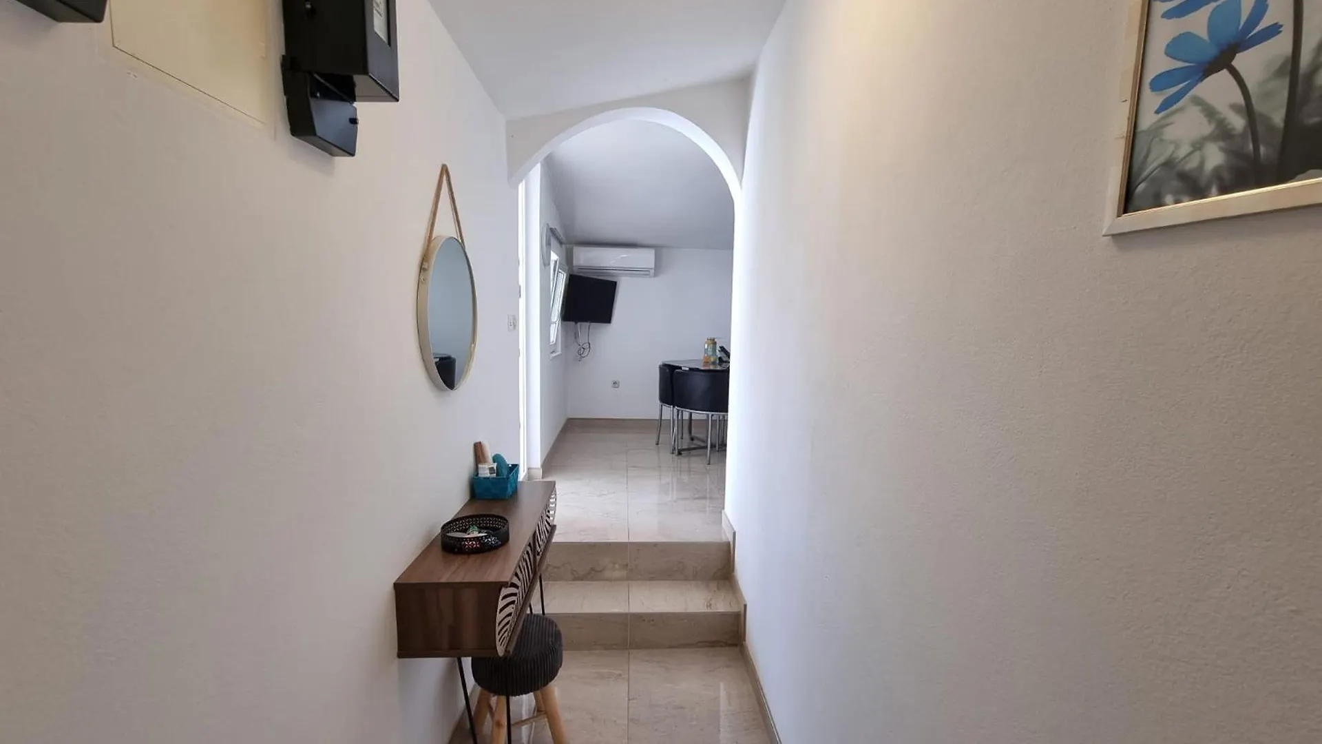 Apartment Apartmani Delminium Vir Croatia