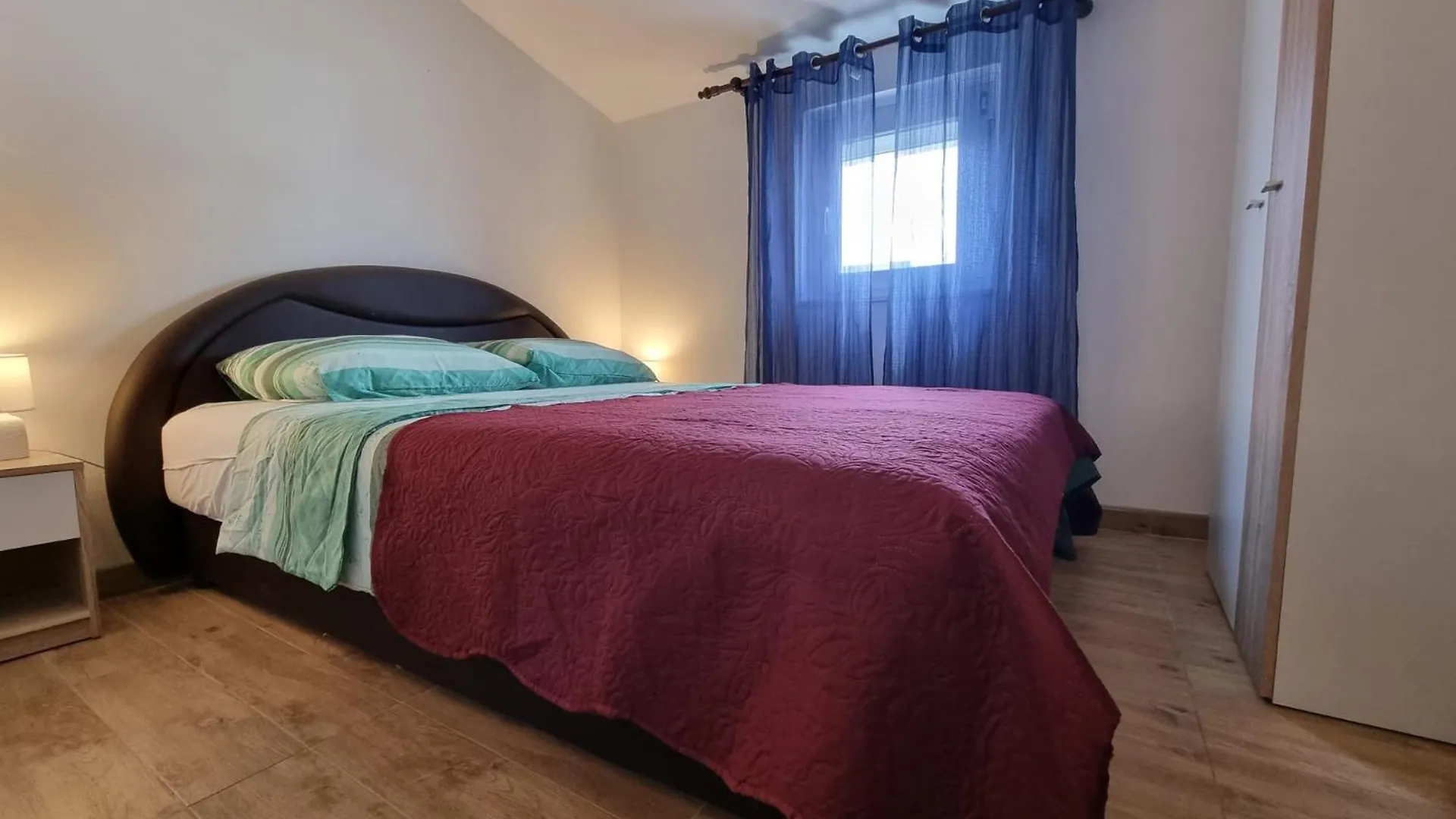 Apartmani Delminium Vir