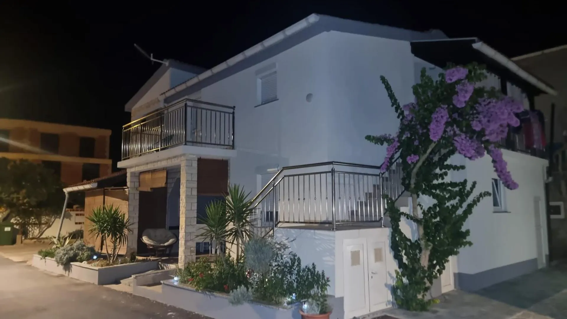 Apartment Apartmani Delminium Vir
