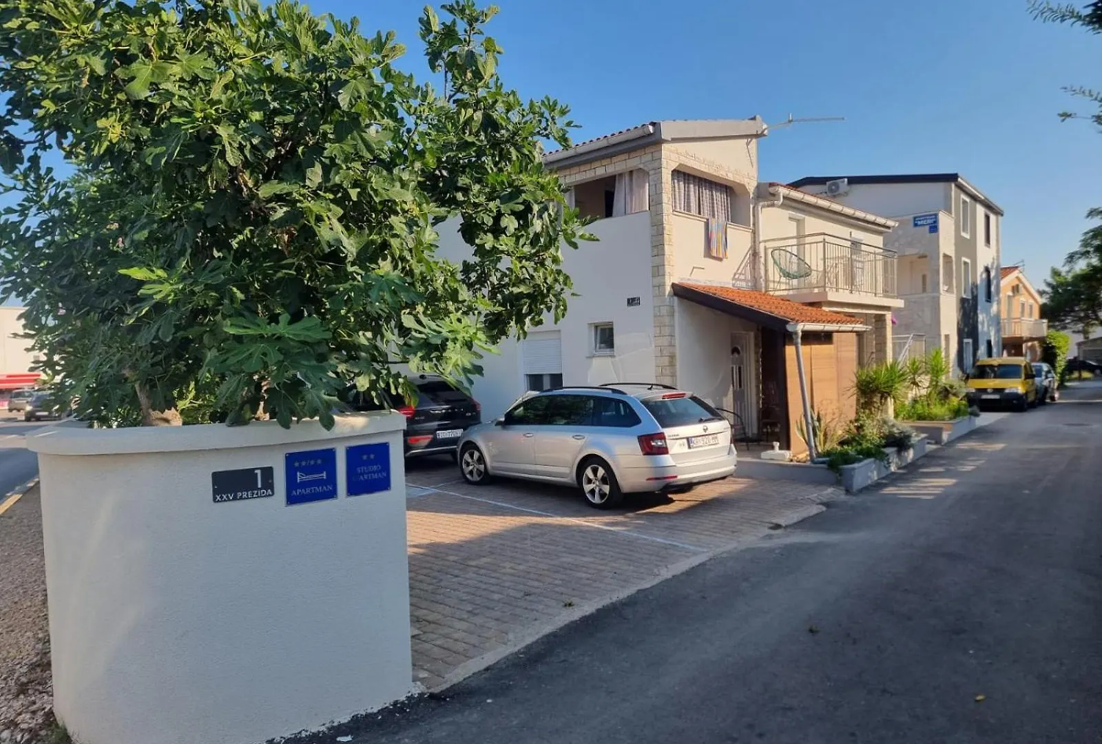 Apartment Apartmani Delminium Vir